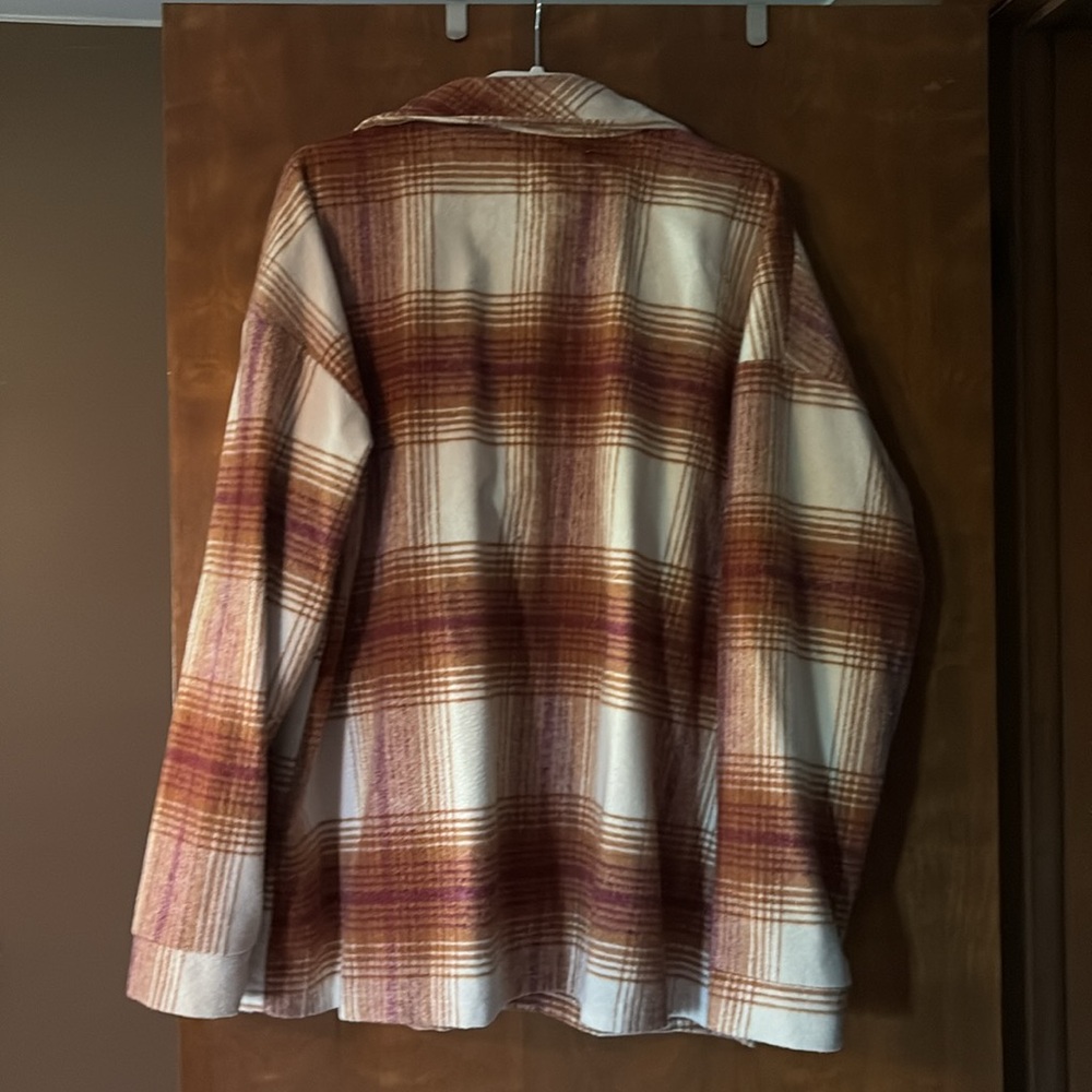 Shacket like new - Picture 2 of 3